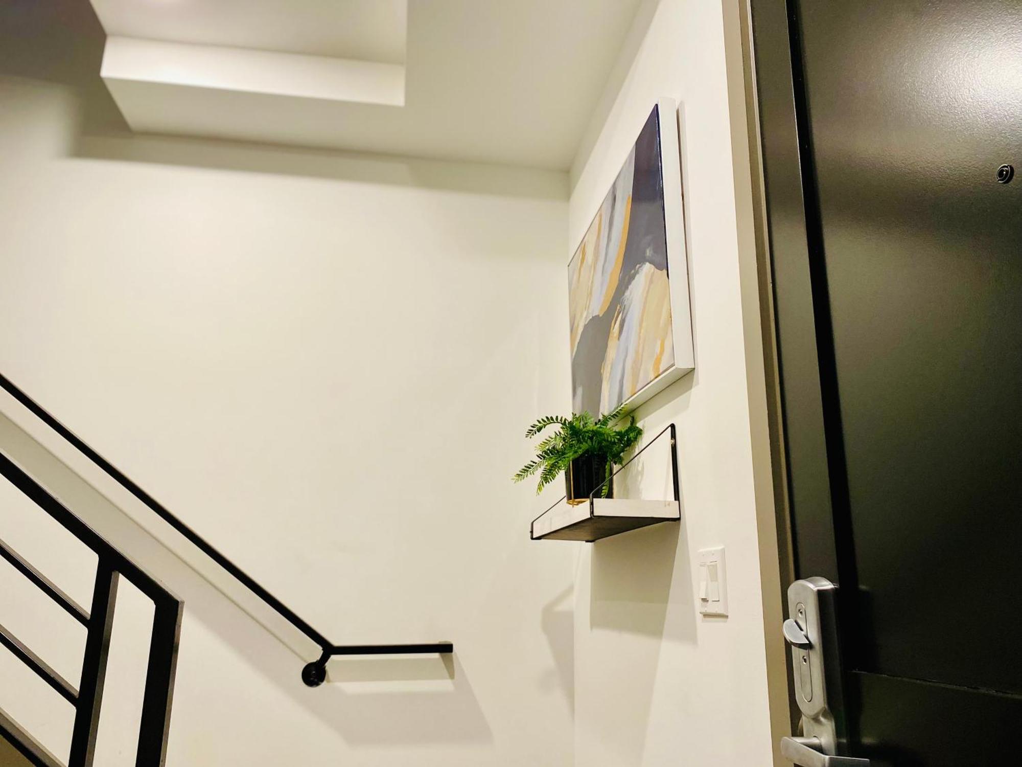 Beautiful Hollywood 1bd Loft Private Rooftop Apartment *