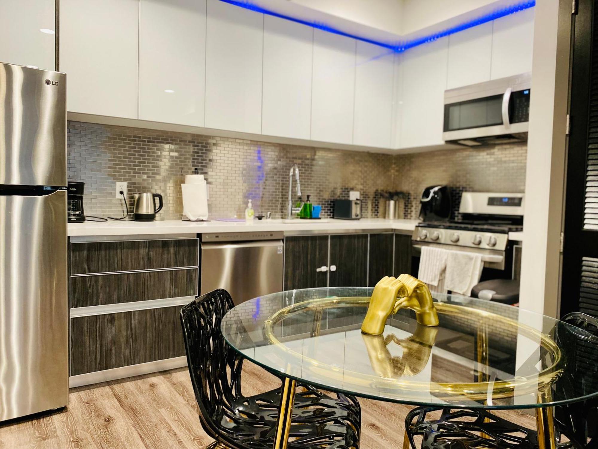 Beautiful Hollywood 1bd Loft Private Rooftop Apartment *